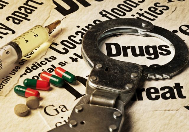 2 arrested for vehicle theft and drug possession